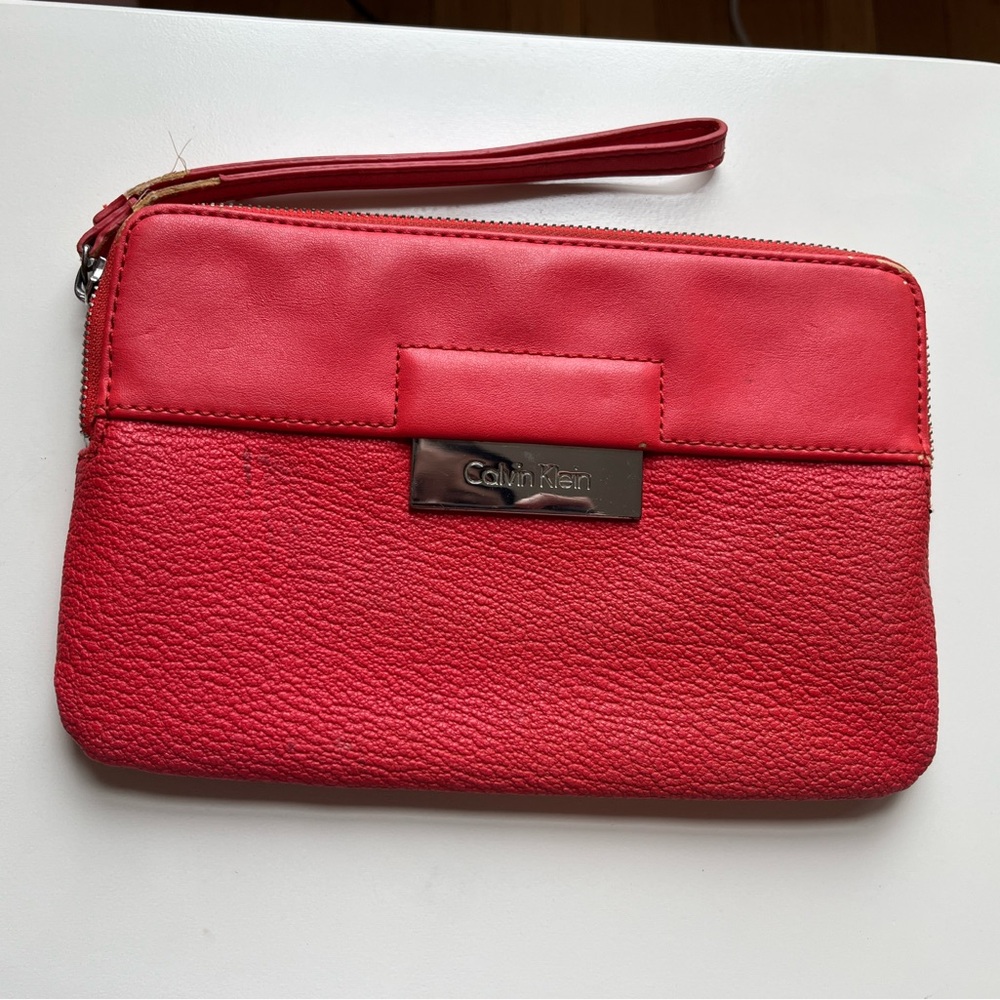 Calvin Klein Pink Pebbled & Smooth Wristlet Clutch